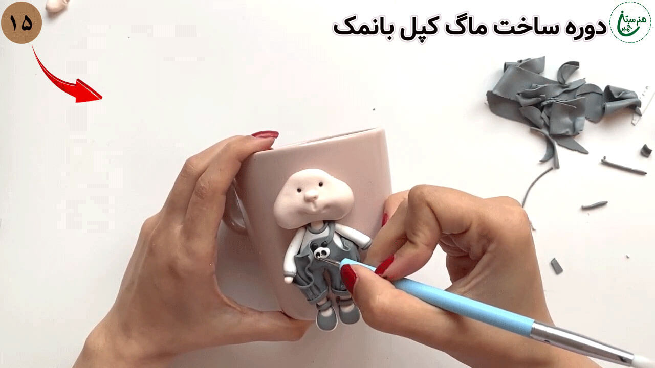 آموزش تزیین ماگ طرح دختر کپل با نمک مرحله ساخت عکس پاندای لباس عروسک