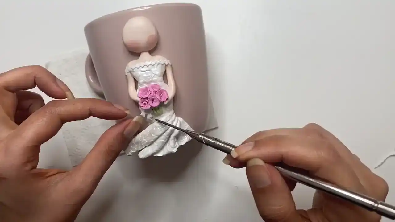 مرحله ساخت ماگ عروس مرحله گل عروسک