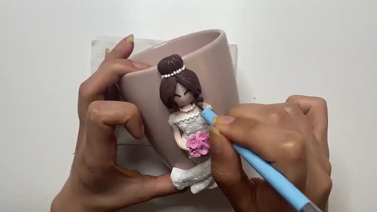 مرحله ساخت ماگ عروس مرحله گردنبند عروسک