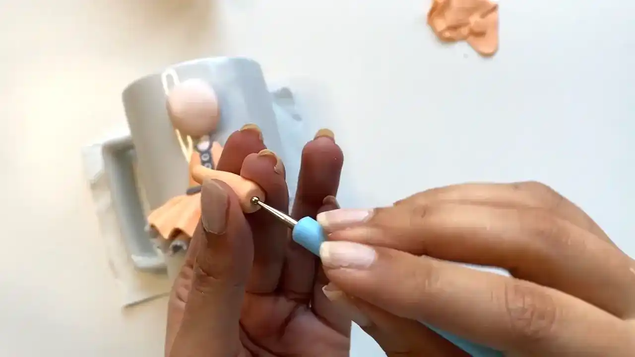 آموزش ساخت ماگ دختر نارنجی مرحله ساخت استین  عروسک
