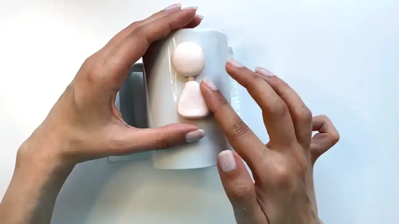 آموزش ساخت ماگ دختر نارنجی مرحله ساخت بدن عروسک