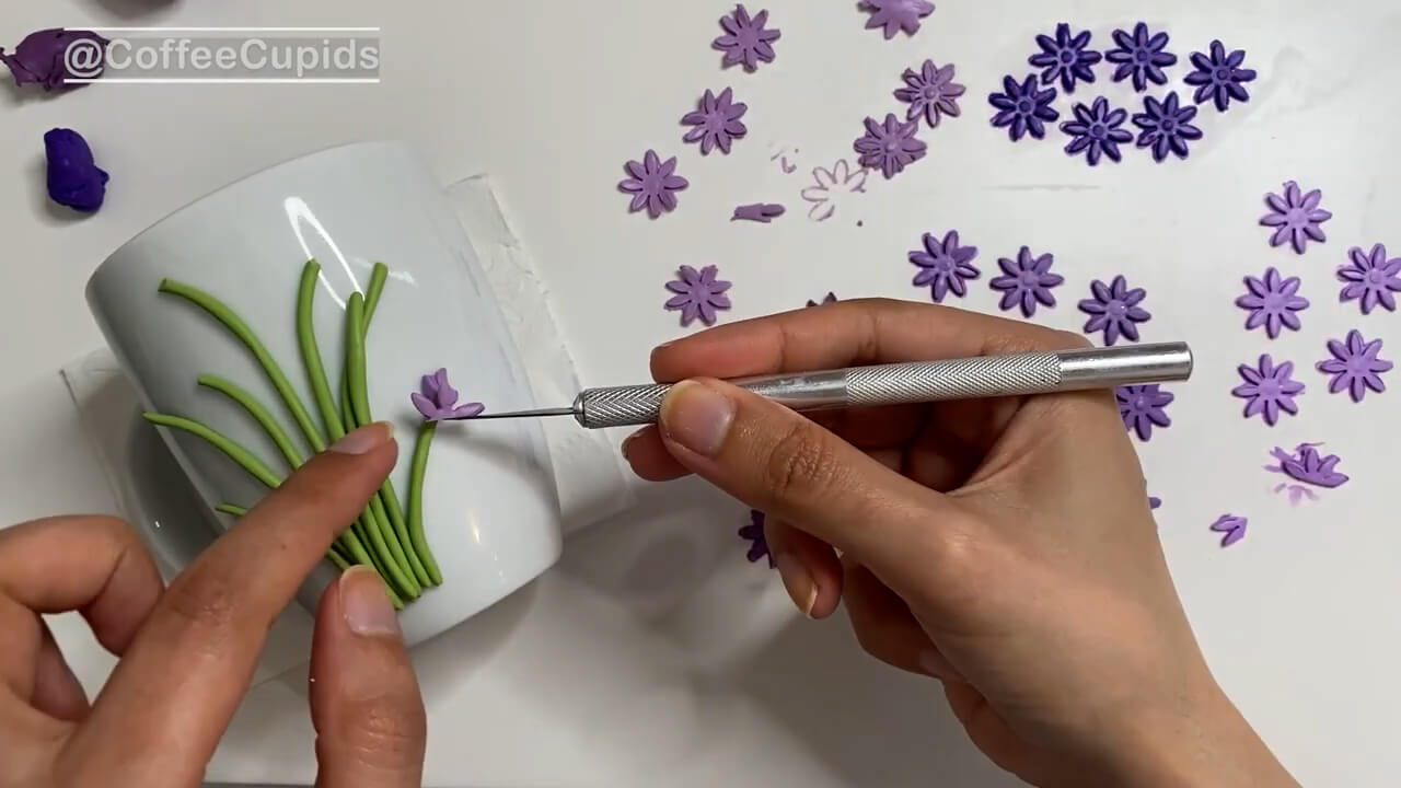 آموزش گلبرگ ماگ گل اسطوخودوس با خمیر پلیمری میهن